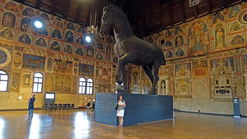 2017-09-02_142952 trentino-suedtirol-2017.jpg - Padua - Palazzo della Ragione - Salone, ehemaliger Rats- und Gerichtssaal